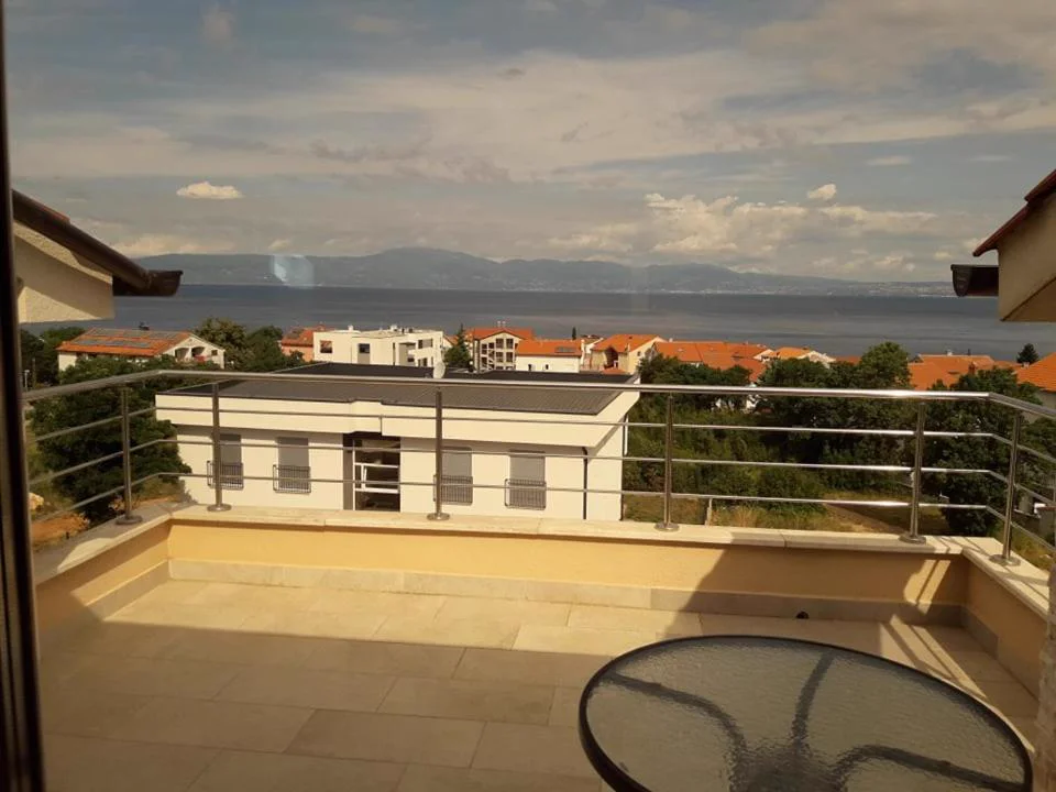 Comfortable Apartment — Terasa s opremom za roštilj